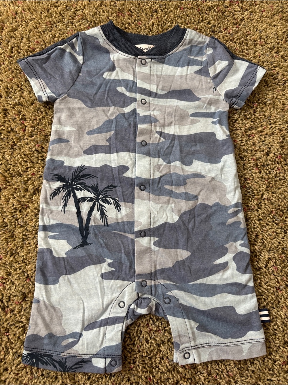 Splendid Baby Boy Camo Palm Tree Short-Sleeve Romper Size 6-9 Months